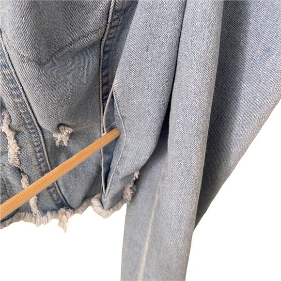 Shein Front Button Raw Hem Crop Denim Jacket in Size XS - Picture 10 of 11